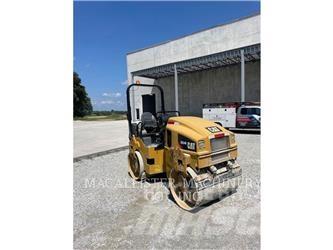 CAT CB34B Tandemové valce