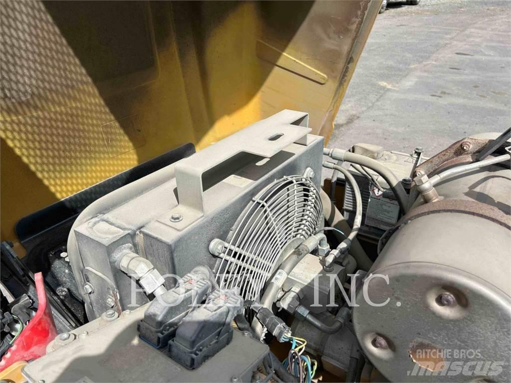 CAT CB34B Tandemové valce