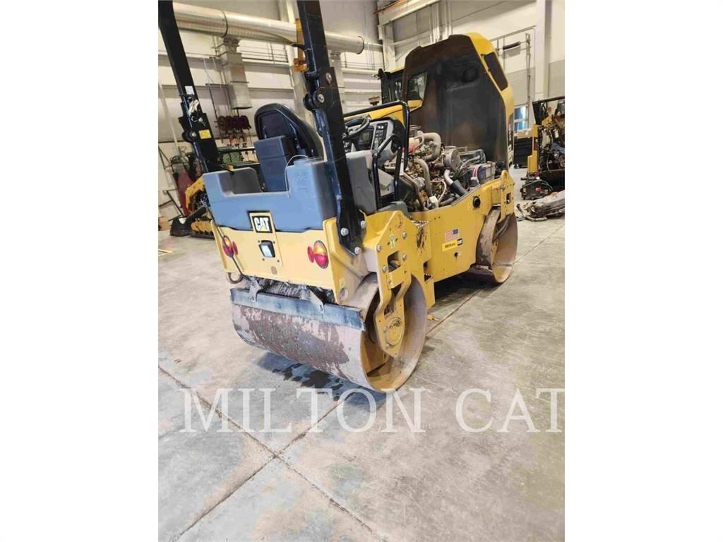 CAT CB34B Tandemové valce