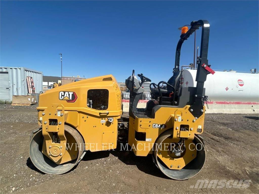 CAT CB4.4 Tandemové valce