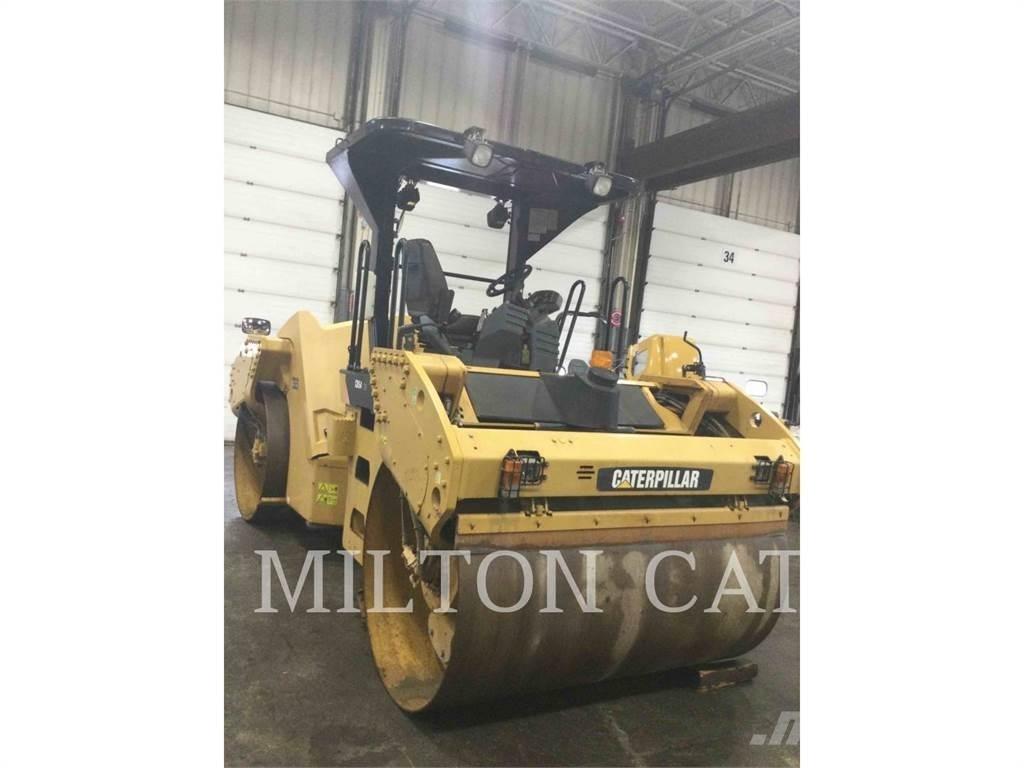 CAT CB54 XW Pôdne kompaktory