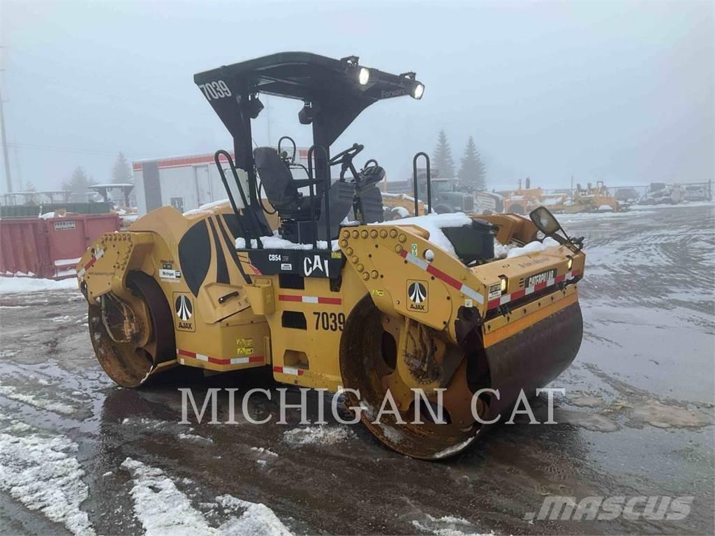 CAT CB54 XW Tandemové valce