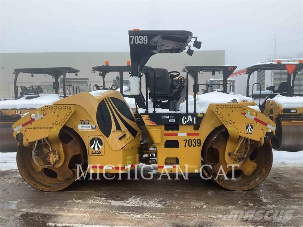 CAT CB54 XW Tandemové valce