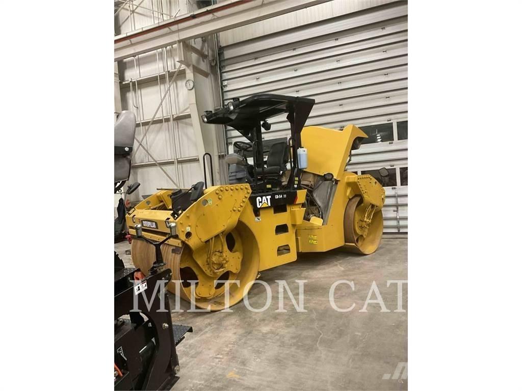 CAT CB54 XW Pôdne kompaktory