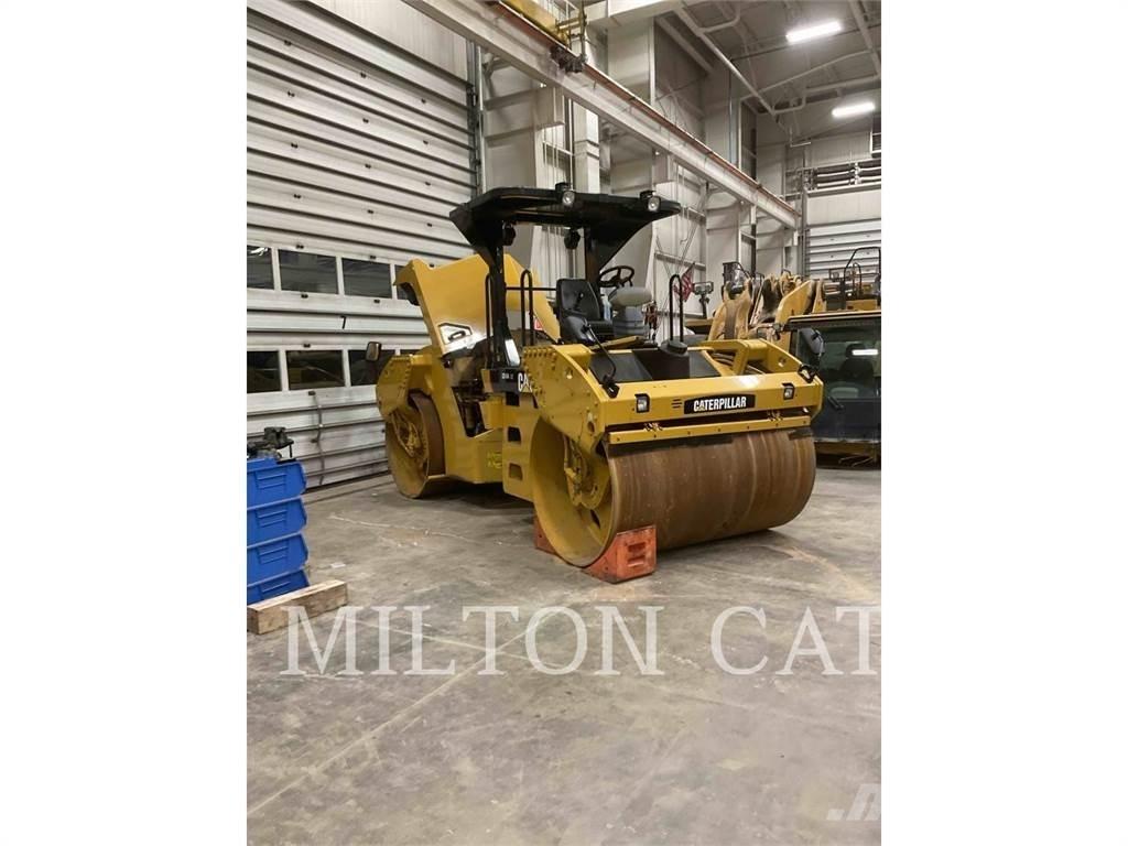 CAT CB54 XW Pôdne kompaktory