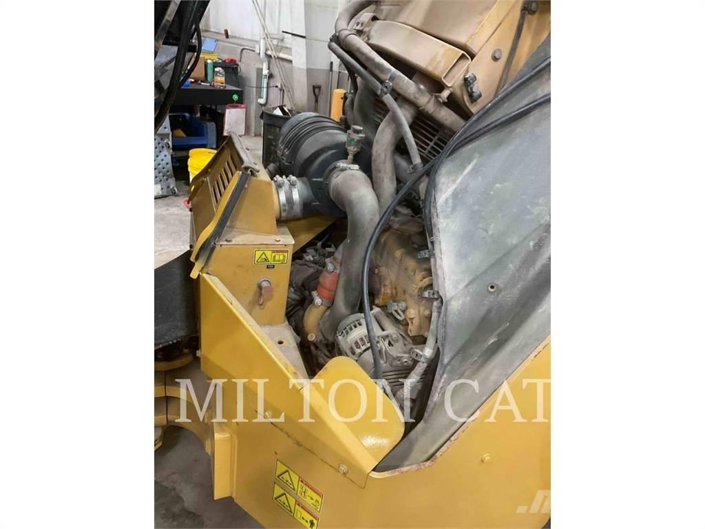 CAT CB54 XW Pôdne kompaktory