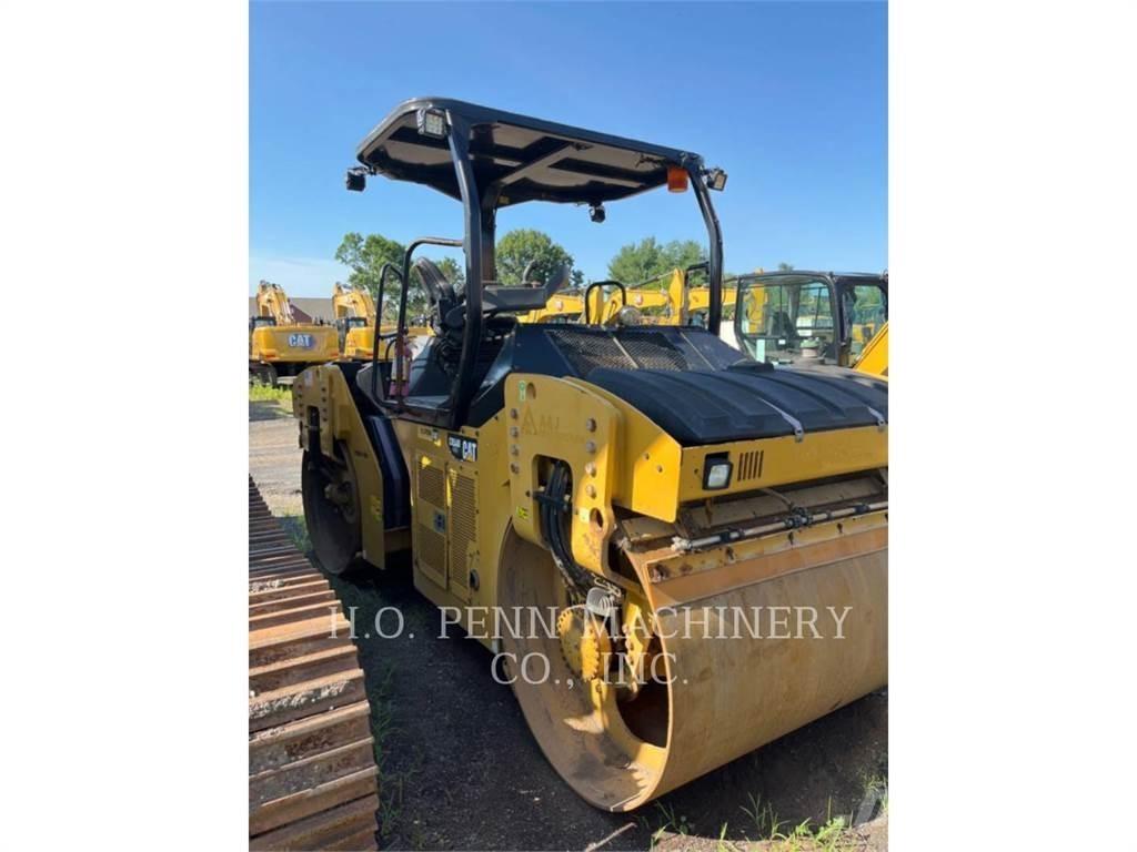 CAT CB54B Tandemové valce