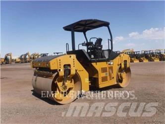 CAT CB54B Tandemové valce
