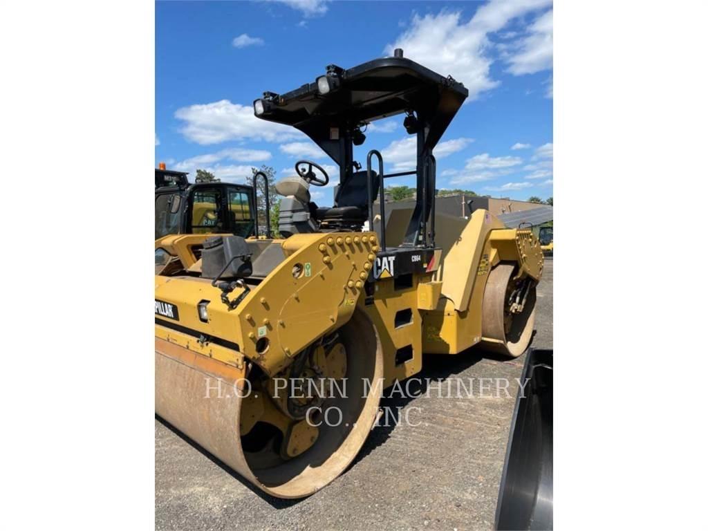 CAT CB64 Tandemové valce