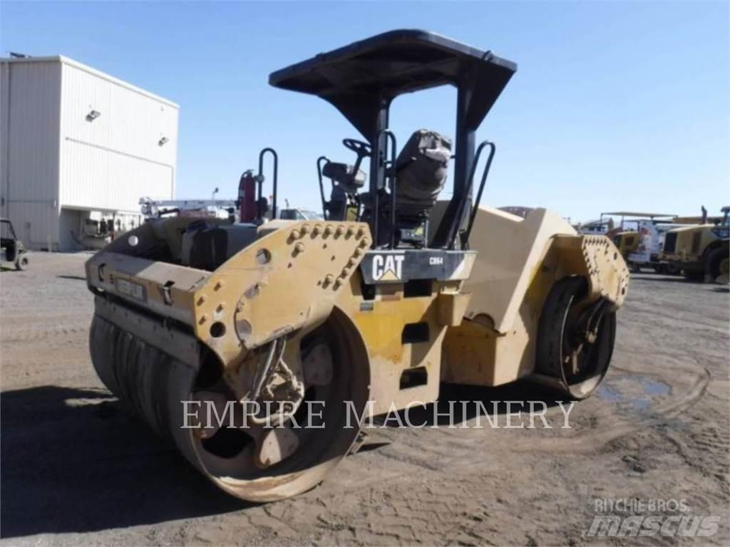 CAT CB64 Tandemové valce