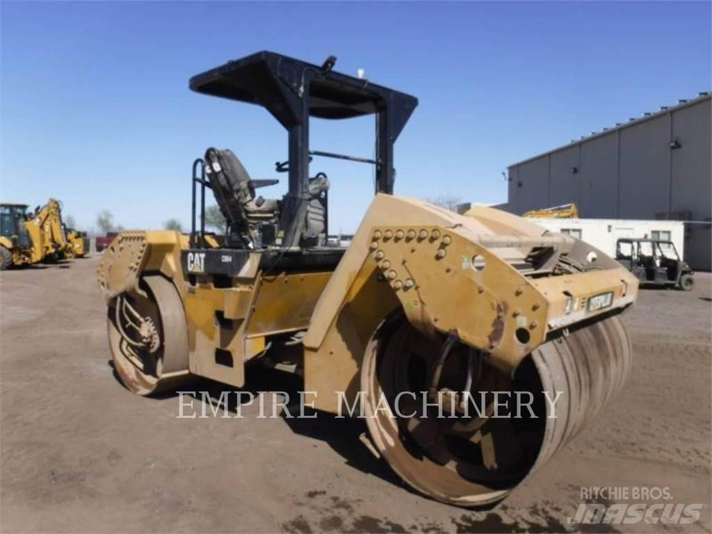 CAT CB64 Tandemové valce