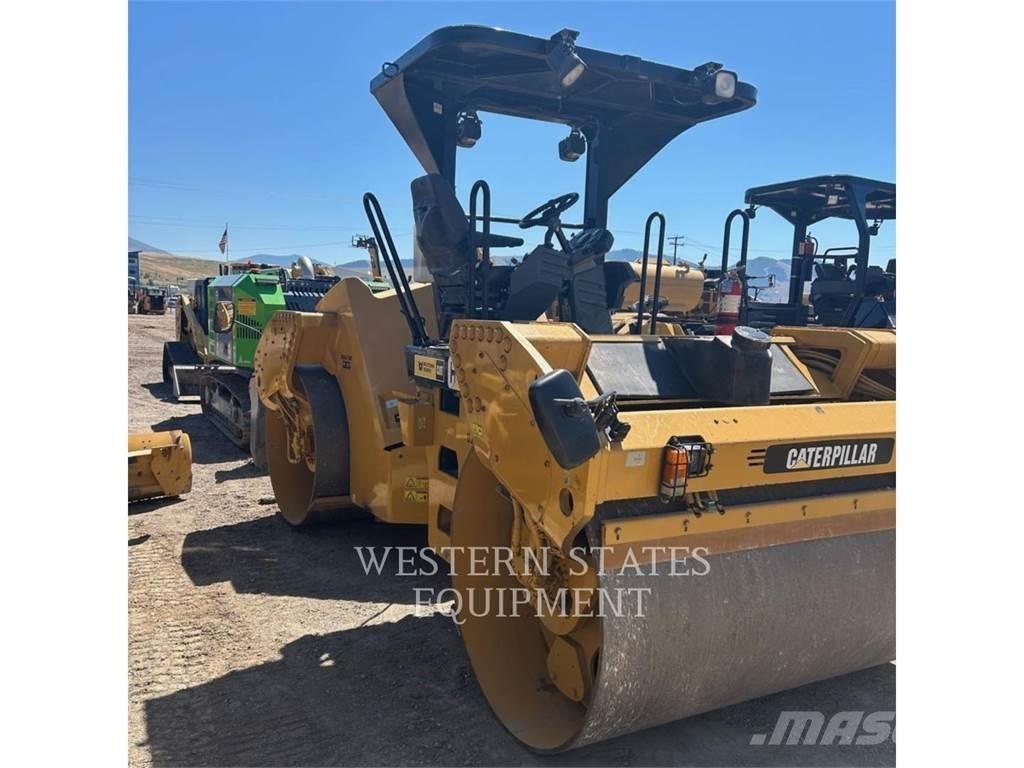 CAT CB64 Tandemové valce