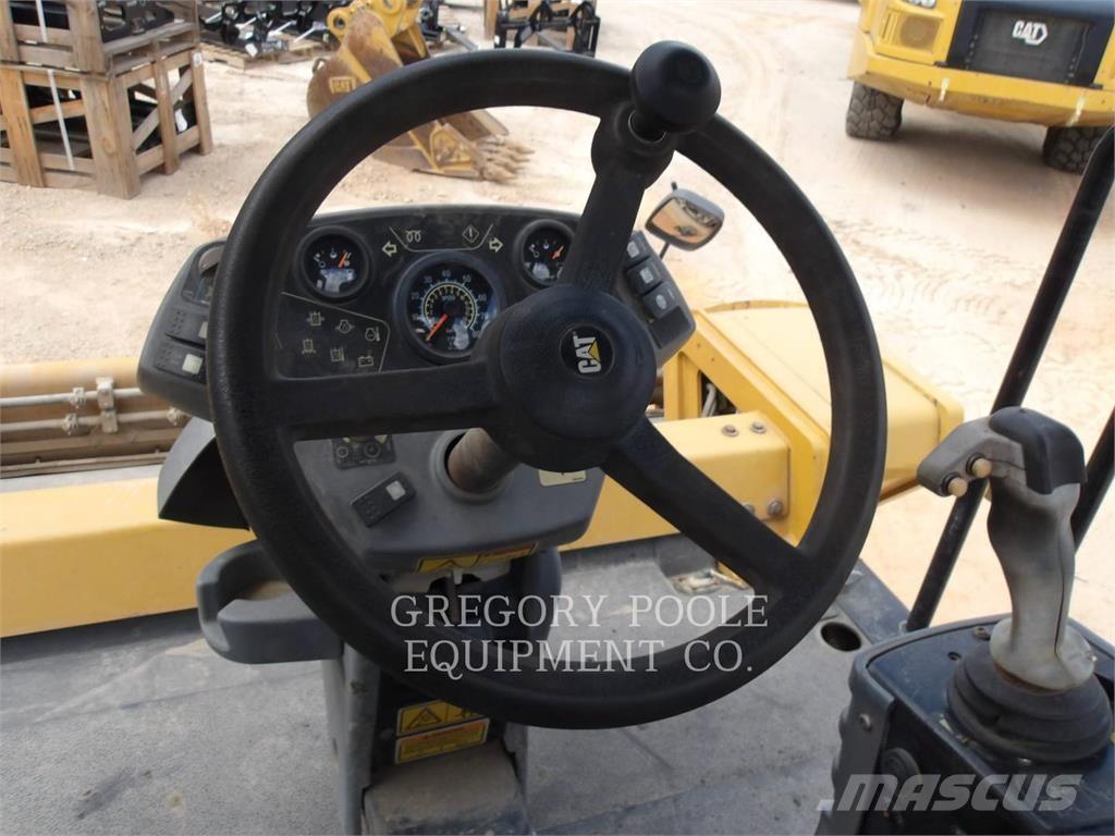 CAT CB64 Tandemové valce