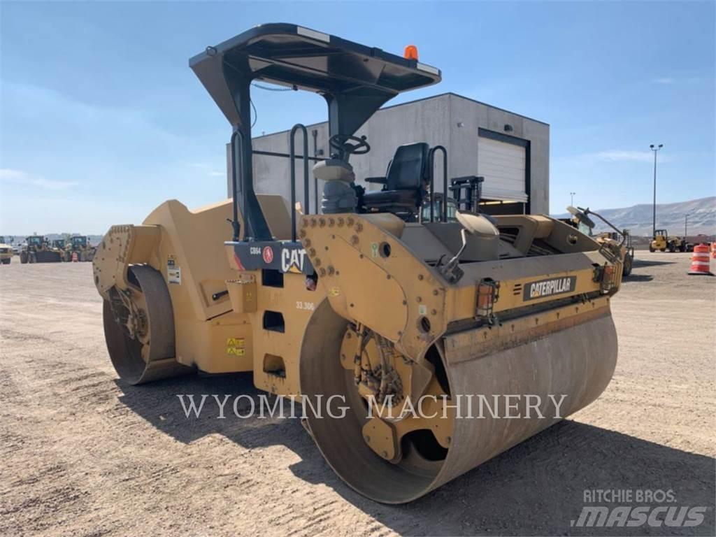 CAT CB64 Pôdne kompaktory