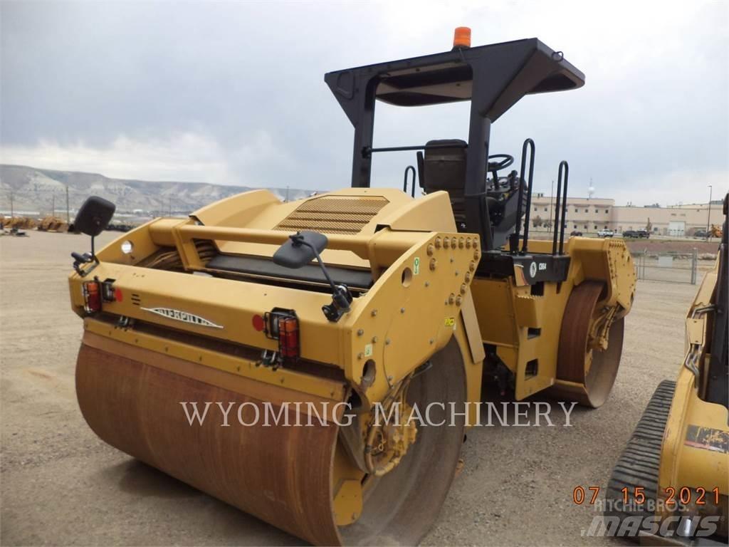 CAT CB64 Pôdne kompaktory
