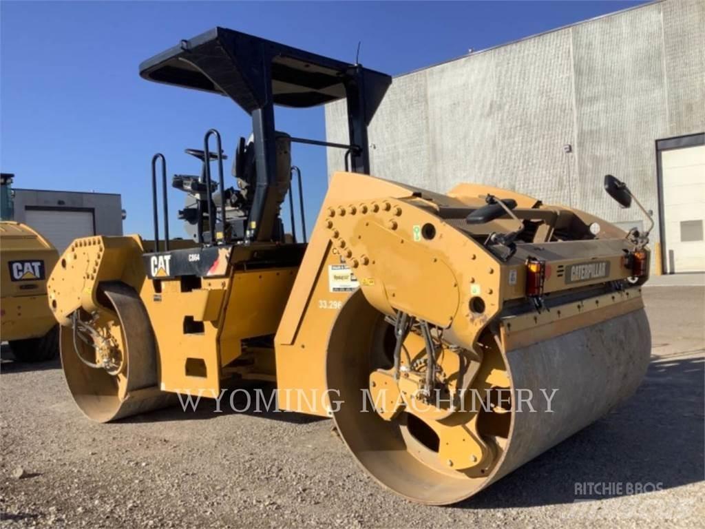 CAT CB64 Pôdne kompaktory