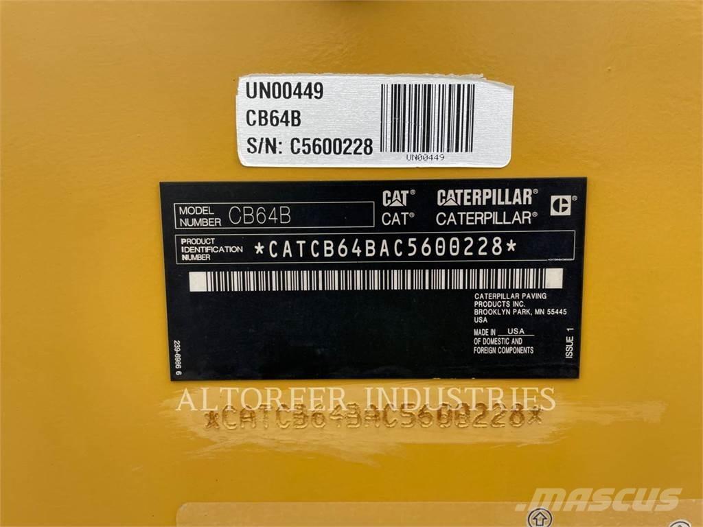 CAT CB64B Tandemové valce