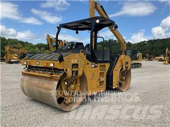 CAT CB64B Pôdne kompaktory