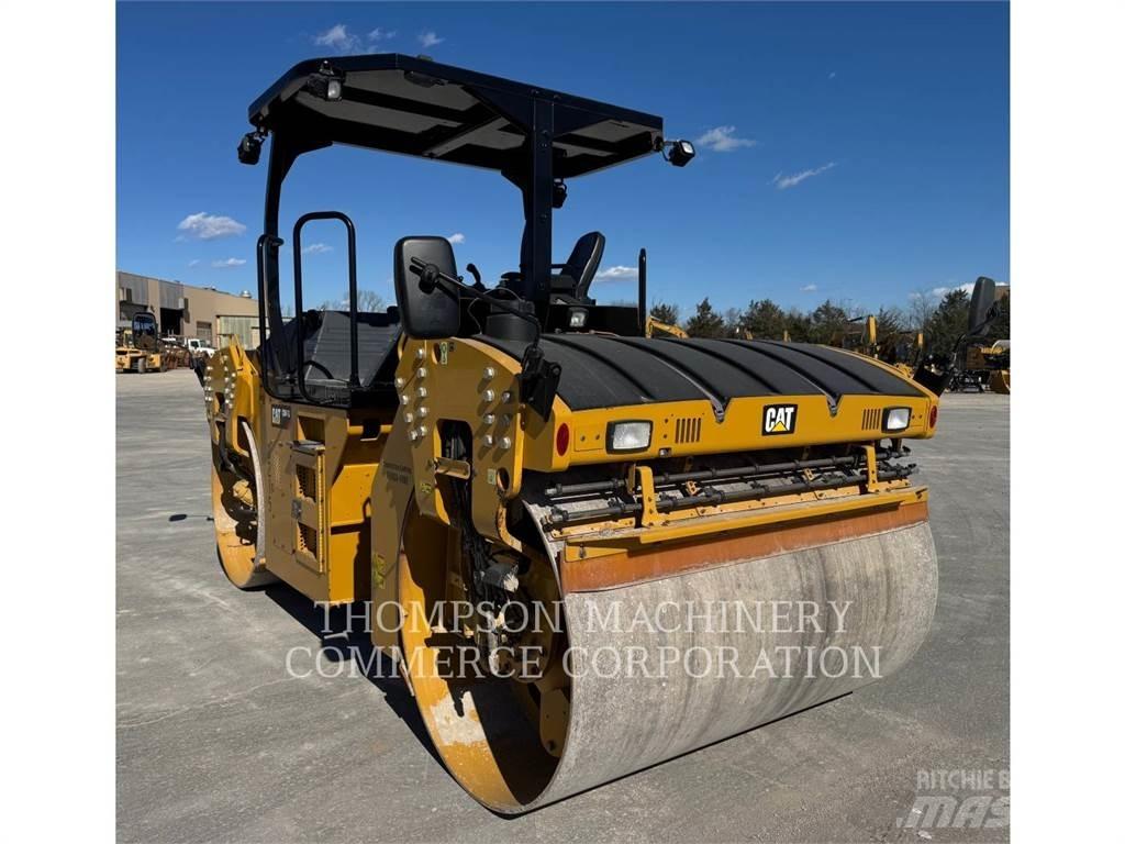 CAT CB64B Tandemové valce