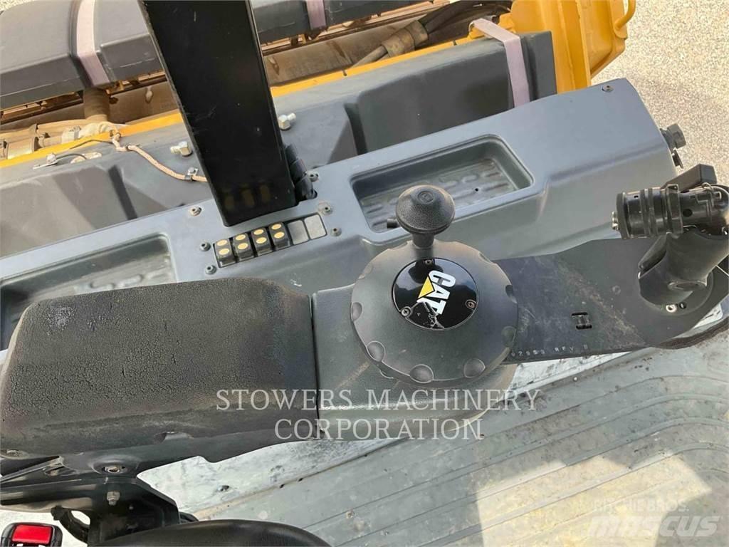 CAT CB66B Pôdne kompaktory