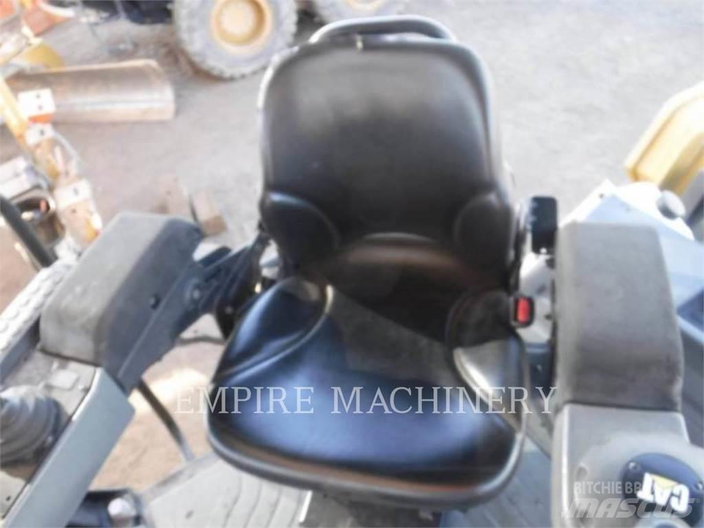 CAT CB66B Tandemové valce