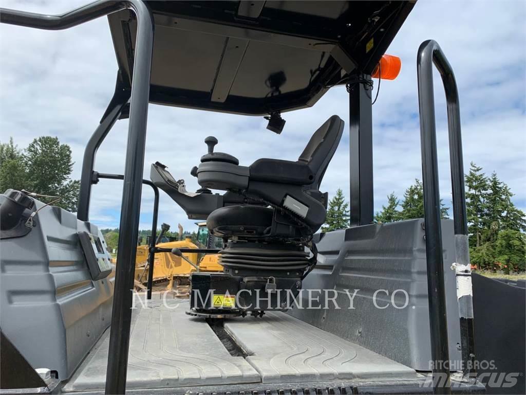 CAT CB66B Finišéry