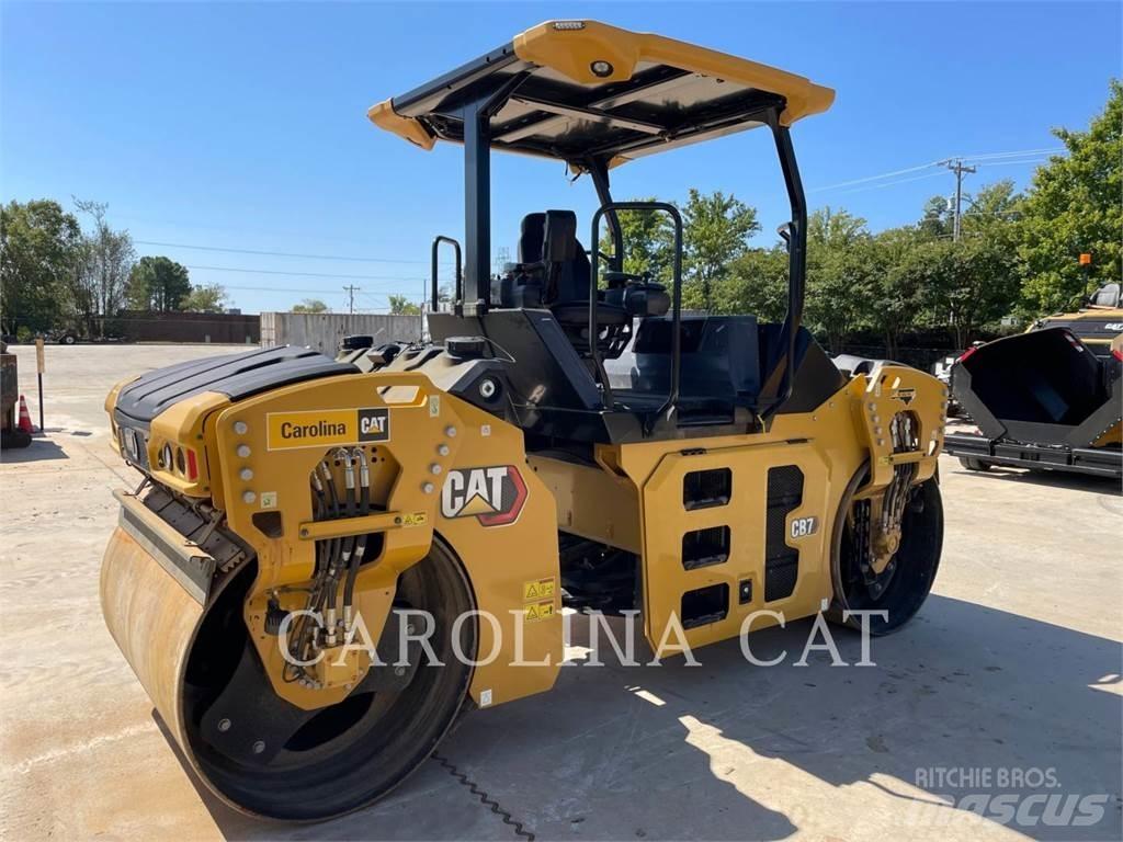 CAT CB7 Finišéry