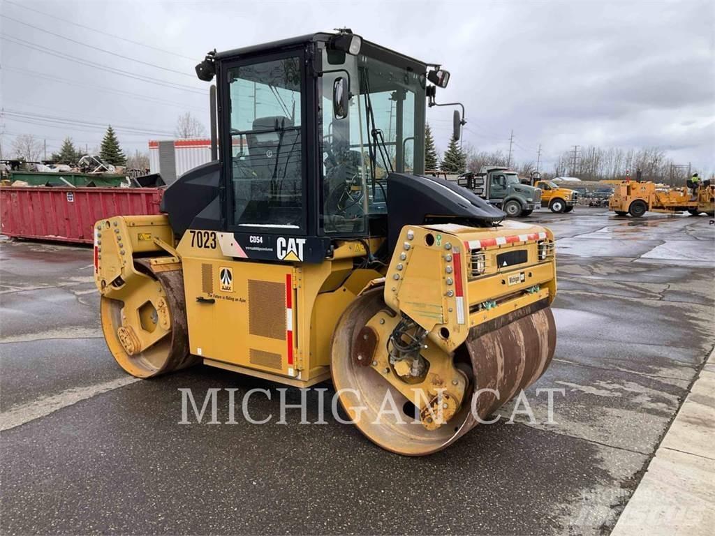 CAT CD54 Tandemové valce