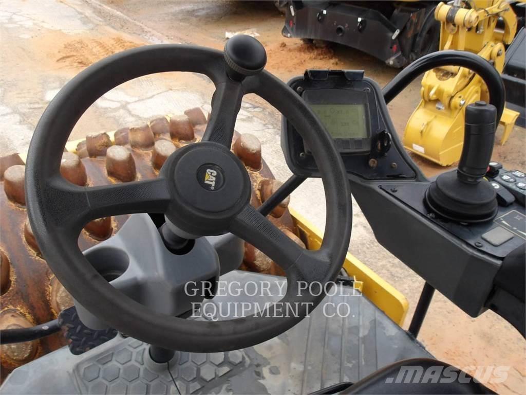 CAT CP56B Ťahačové valce