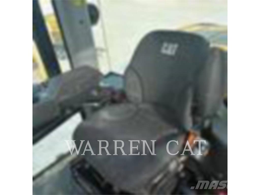 CAT CP56B Finišéry