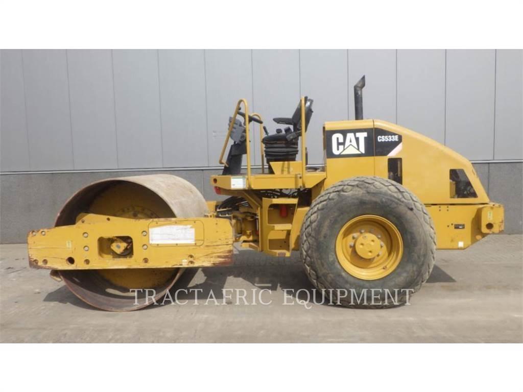 CAT CS-533E Ťahačové valce