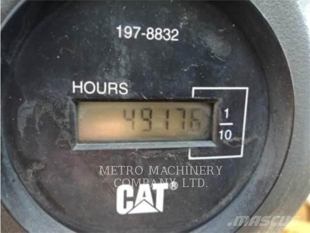 CAT CS-533E Ťahačové valce