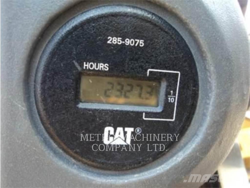 CAT CS-533E Ťahačové valce