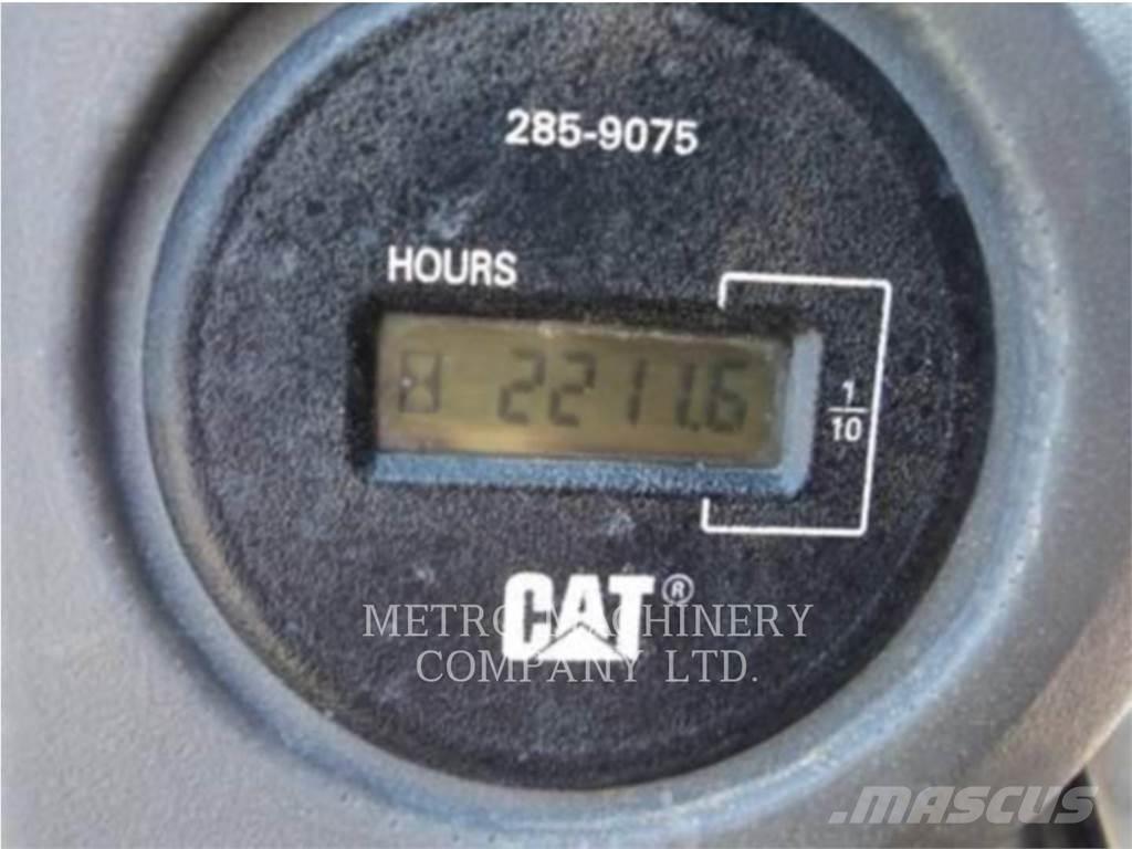 CAT CS-533E Ťahačové valce