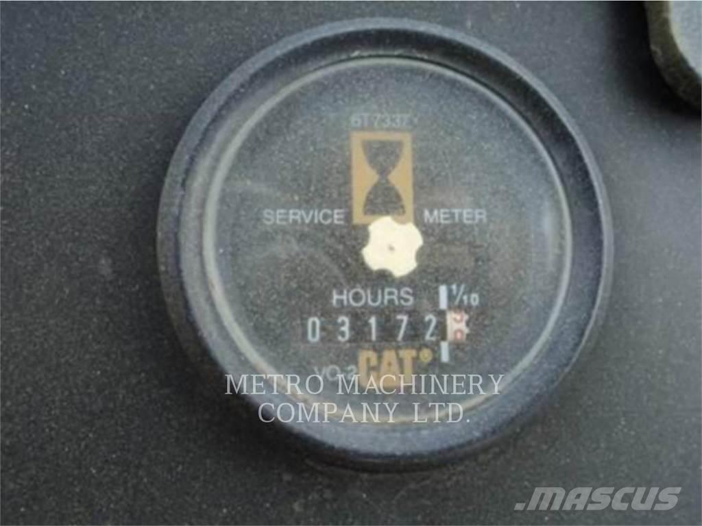 CAT CS-563CAW Ťahačové valce