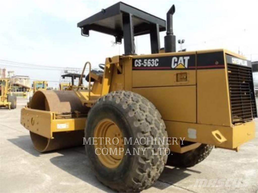 CAT CS-563CAW Ťahačové valce