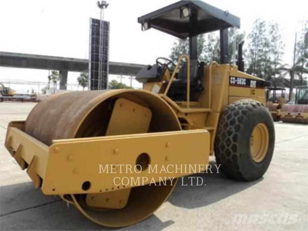 CAT CS-563CAW Ťahačové valce