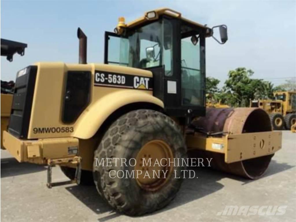 CAT CS-563DAW Ťahačové valce