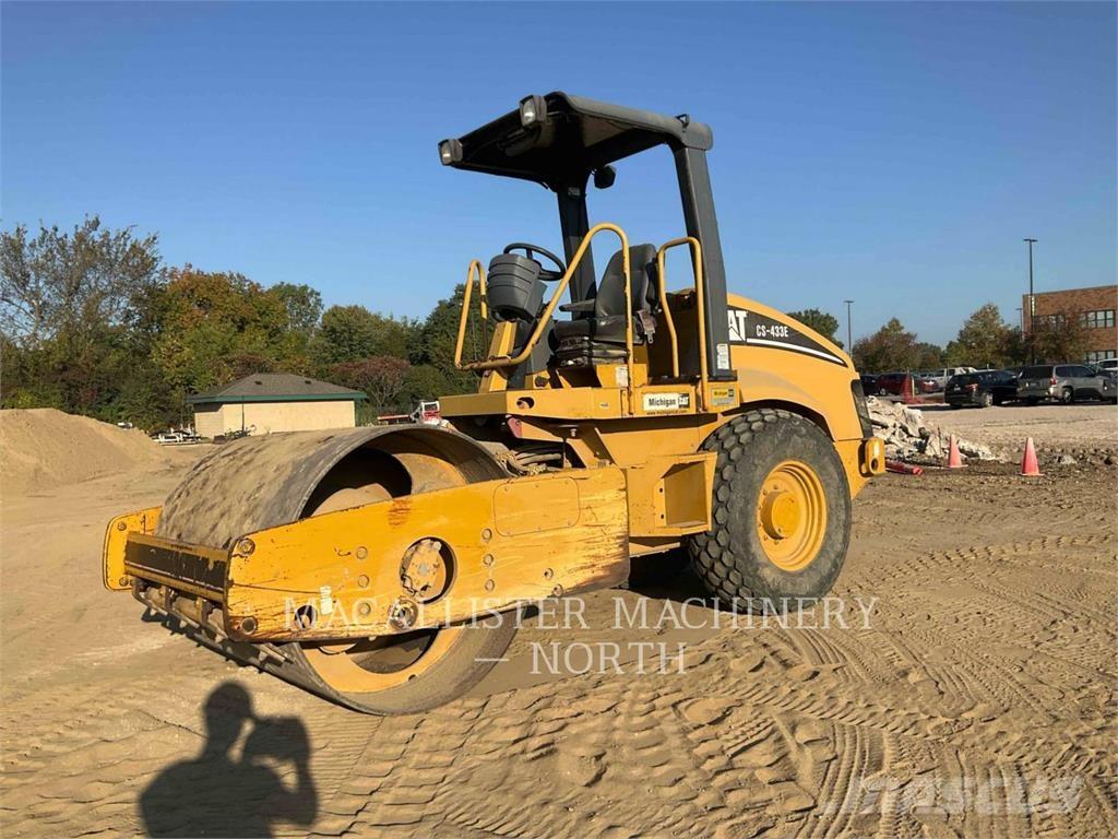 CAT CS433E Ťahačové valce