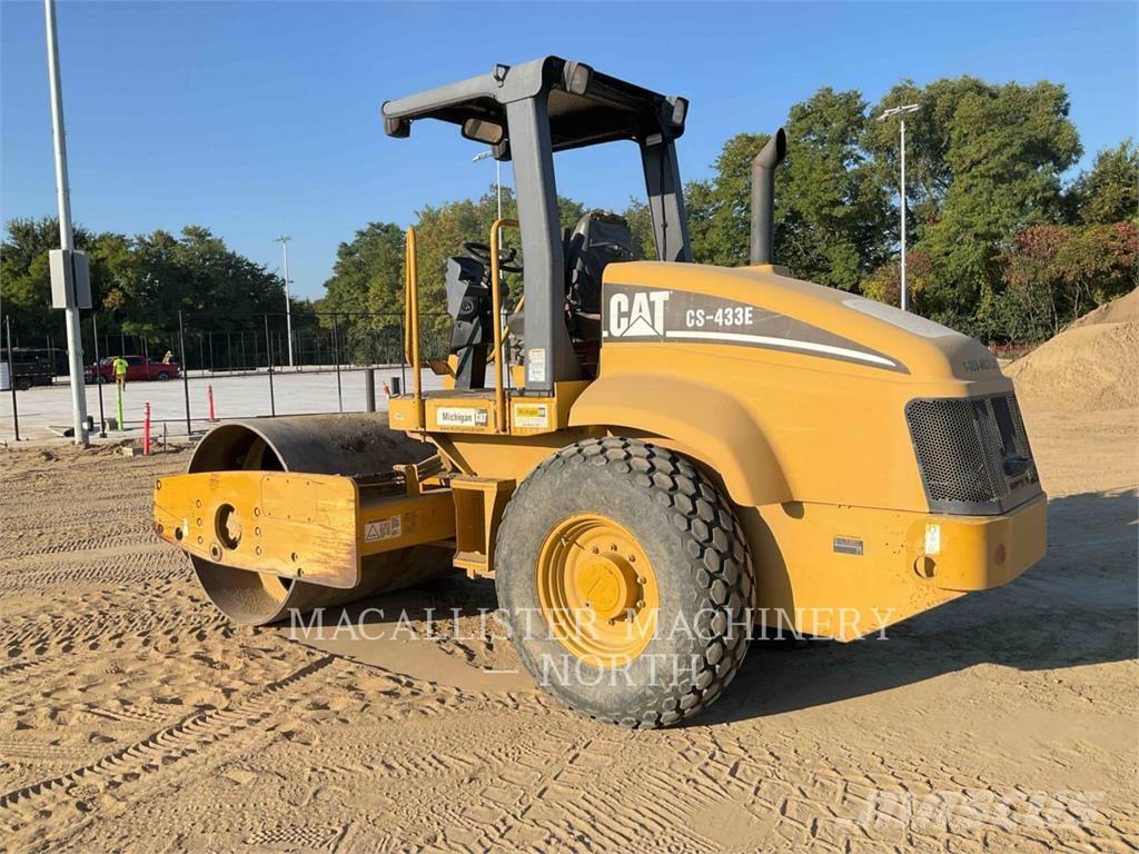 CAT CS433E Ťahačové valce