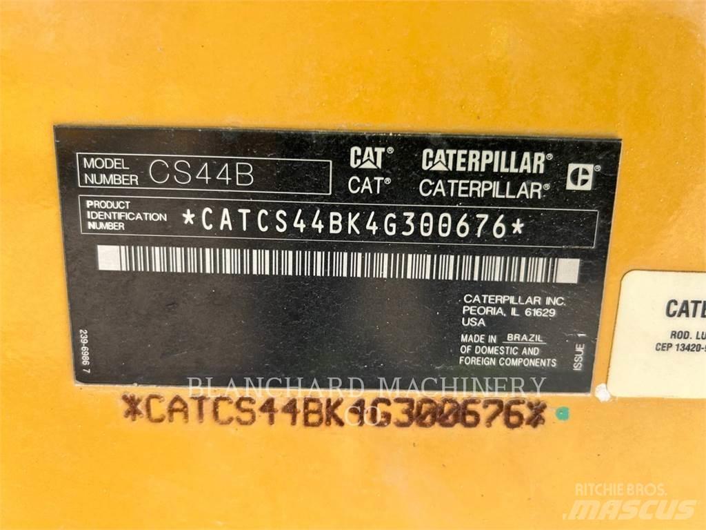 CAT CS44 Ťahačové valce