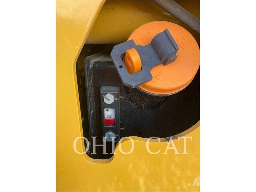 CAT CS44B Kombinované valce