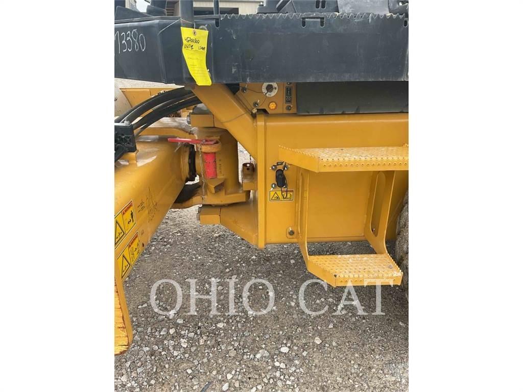CAT CS44B Kombinované valce
