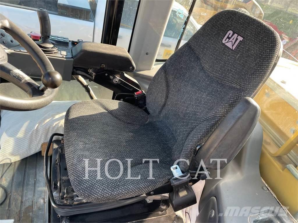CAT CS56B Ťahačové valce