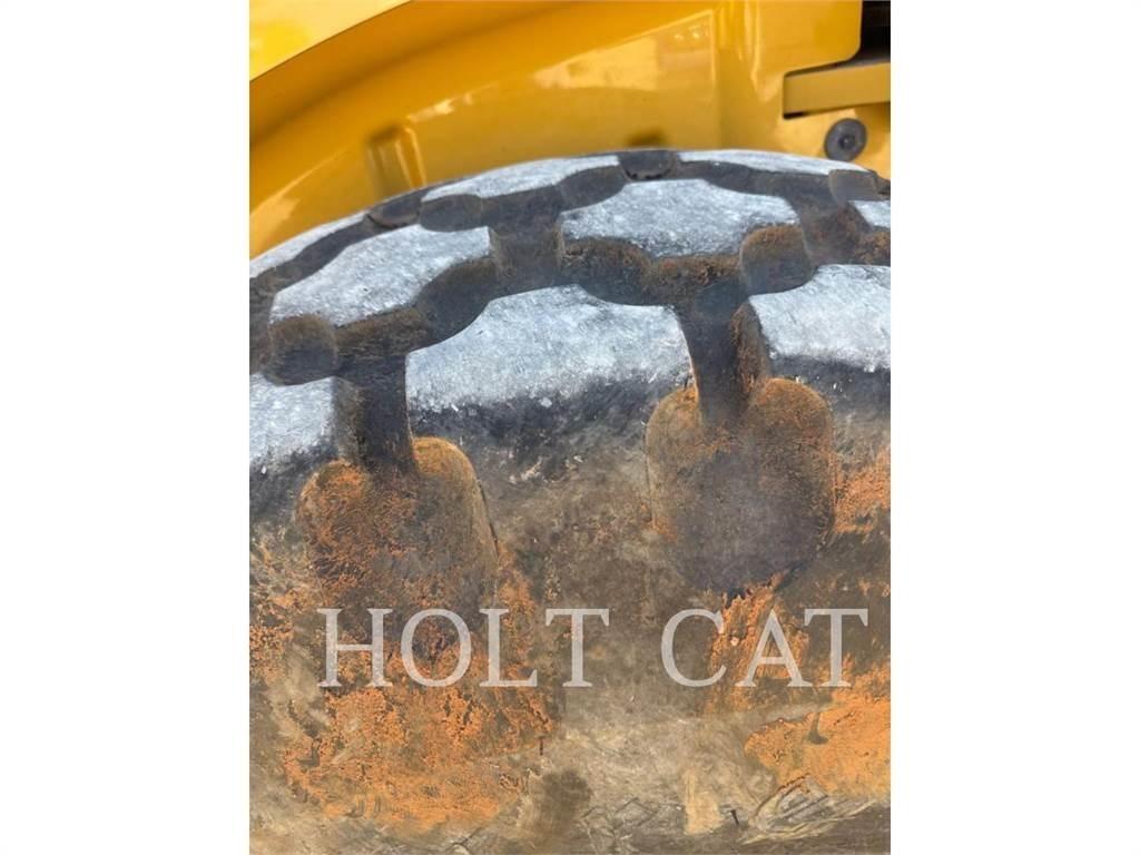 CAT CS64B Ťahačové valce