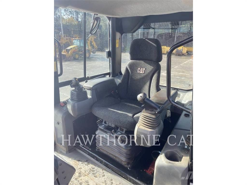 CAT D 6 K XL Pásové dozéry