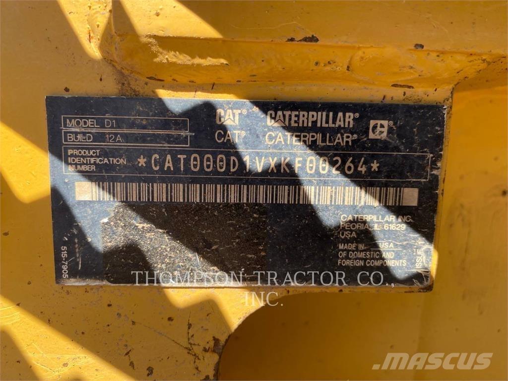 CAT D1 Pásové dozéry
