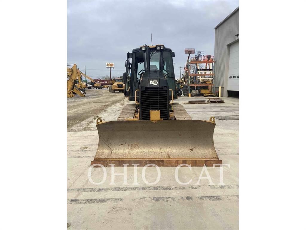 CAT D1 XL Pásové dozéry