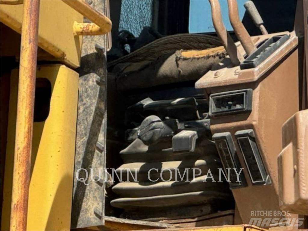 CAT D10 Pásové dozéry