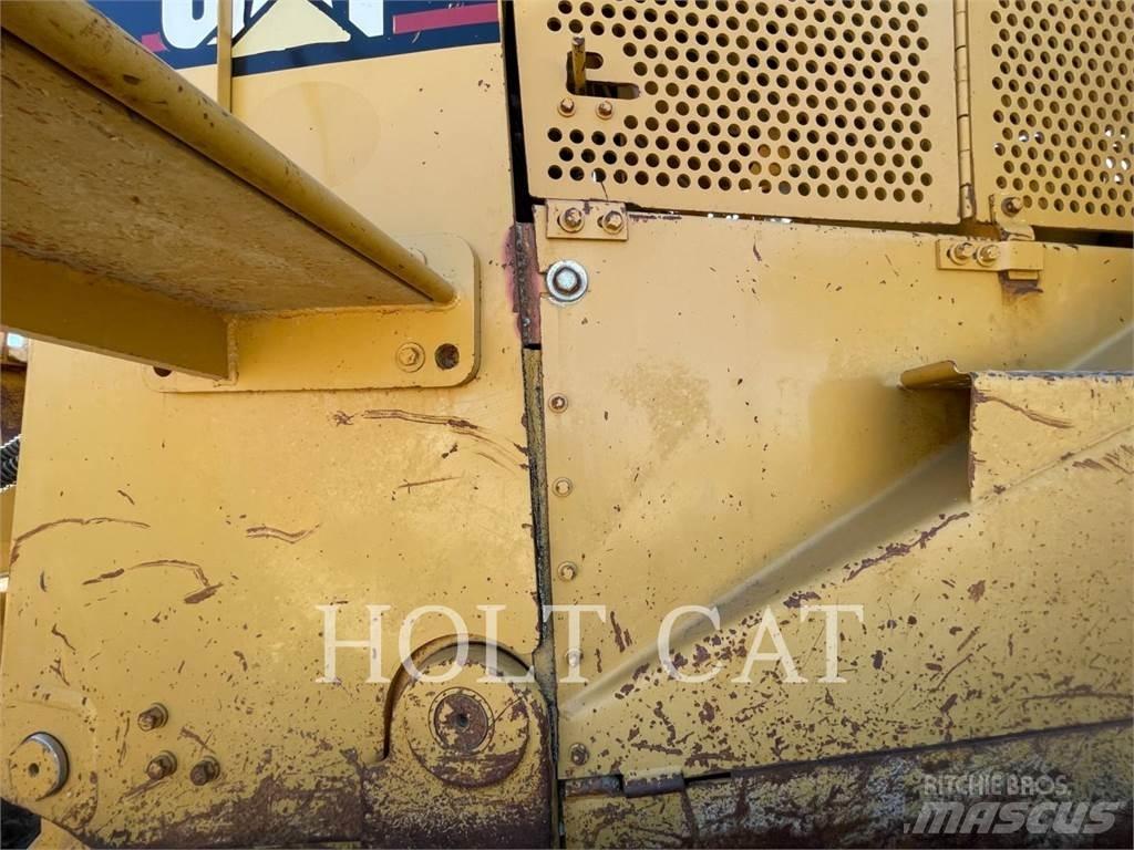 CAT D10R Pásové dozéry